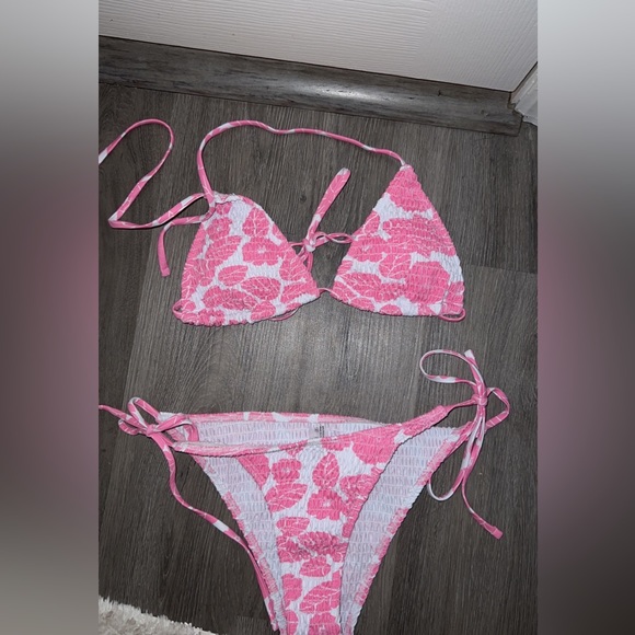 Pink Tropical Flower Bikini Set - Picture 2 of 3